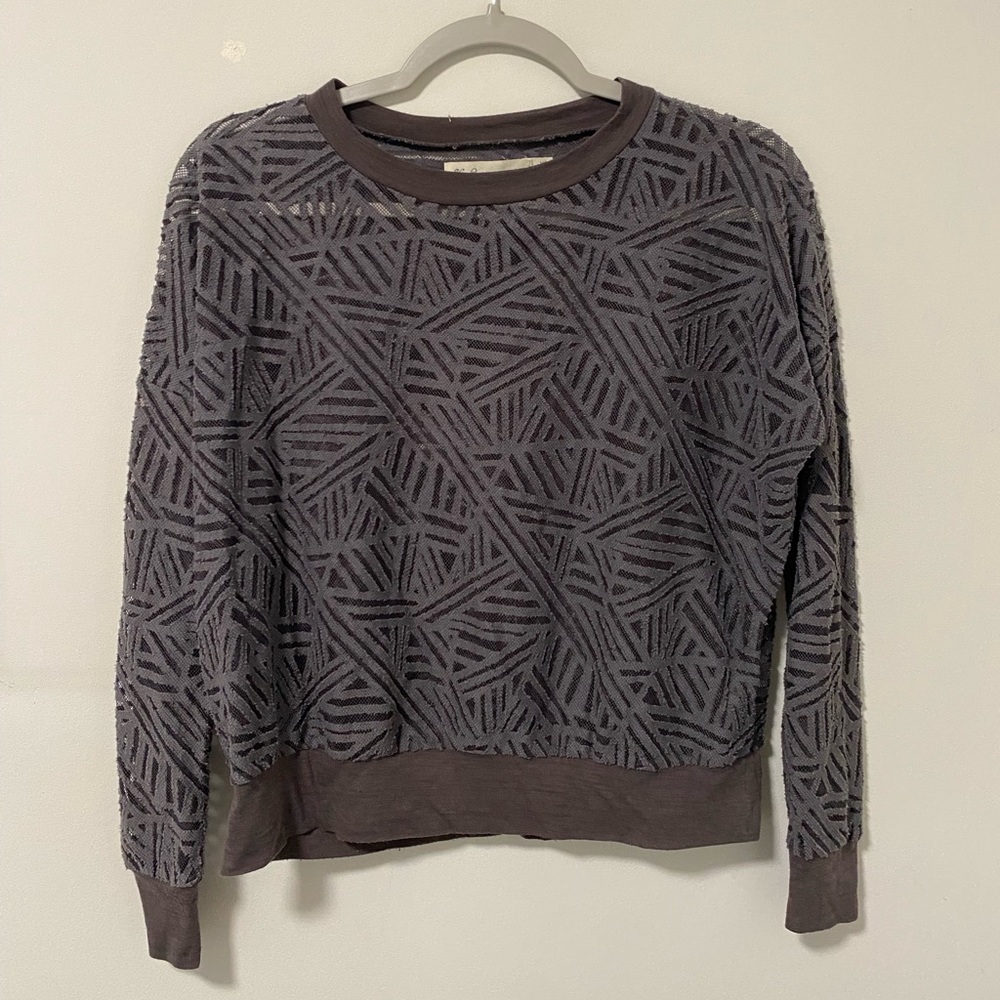 Hi-Line Gray Mess Geometric Top